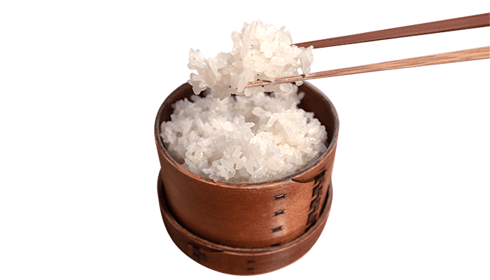 みゆき米を箸で持ち上げる